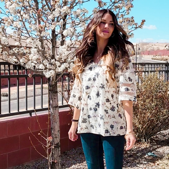 Amazon Floral Top - Picture 2 of 3